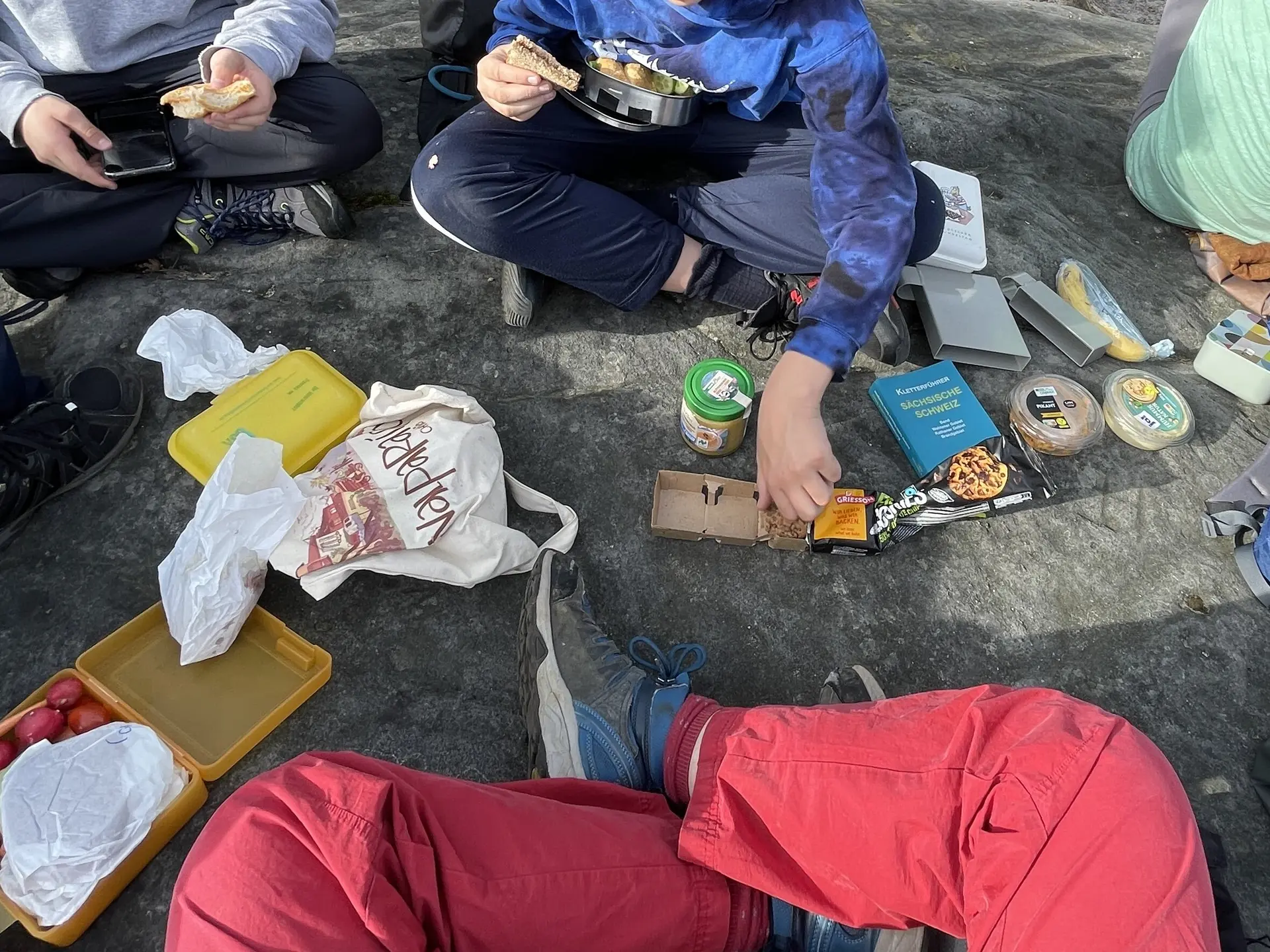 Frühstück auf dem Gipfel | © Clara Knorr / Luise Bleeck